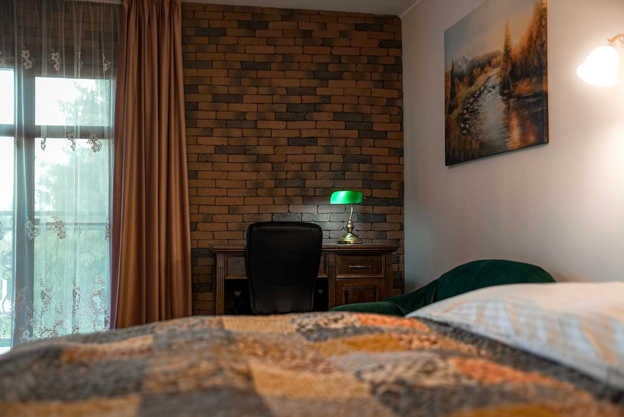 Bed and Breakfast Boutique Marlen Ghimbav Exterior foto