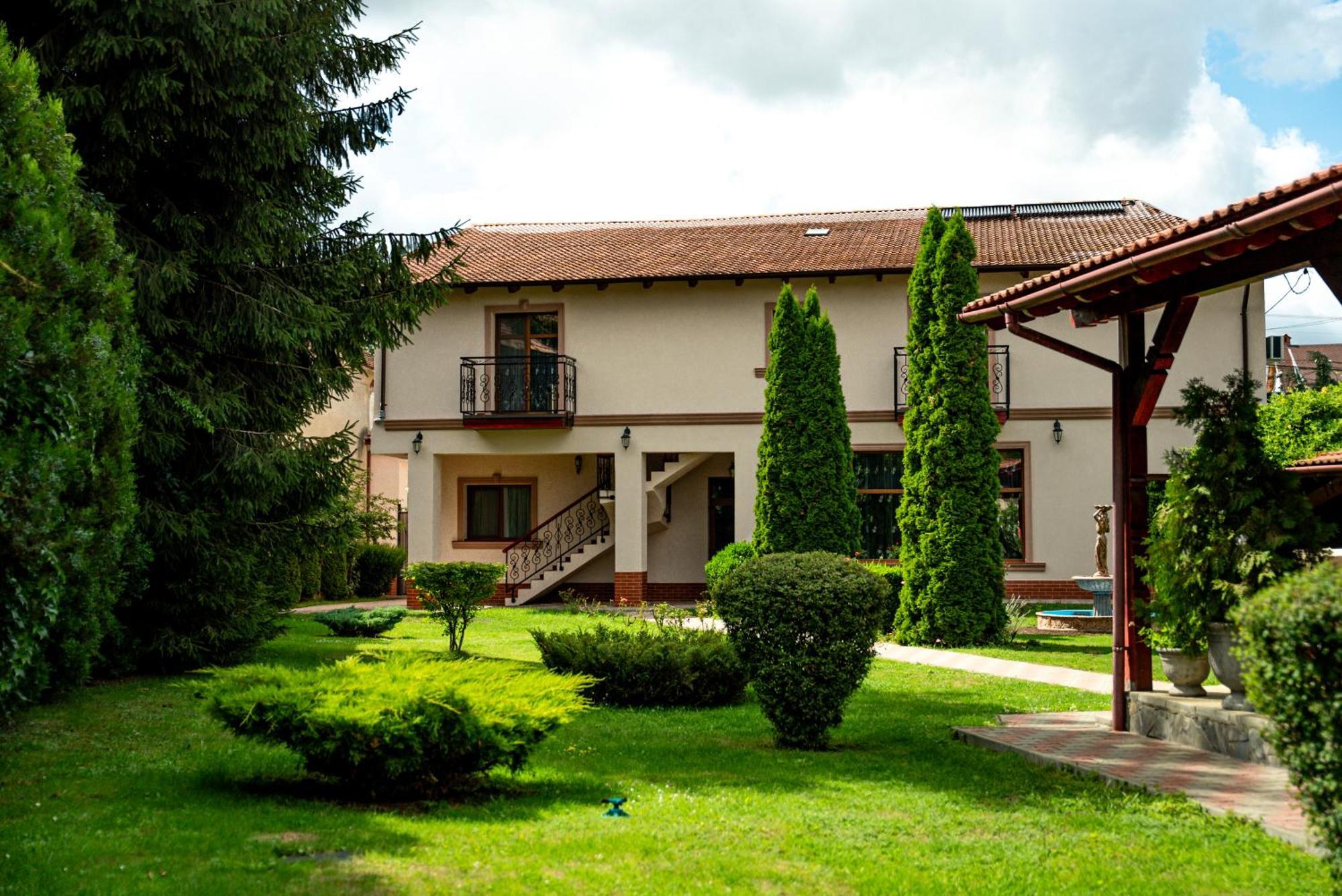 Bed and Breakfast Boutique Marlen Ghimbav Exterior foto