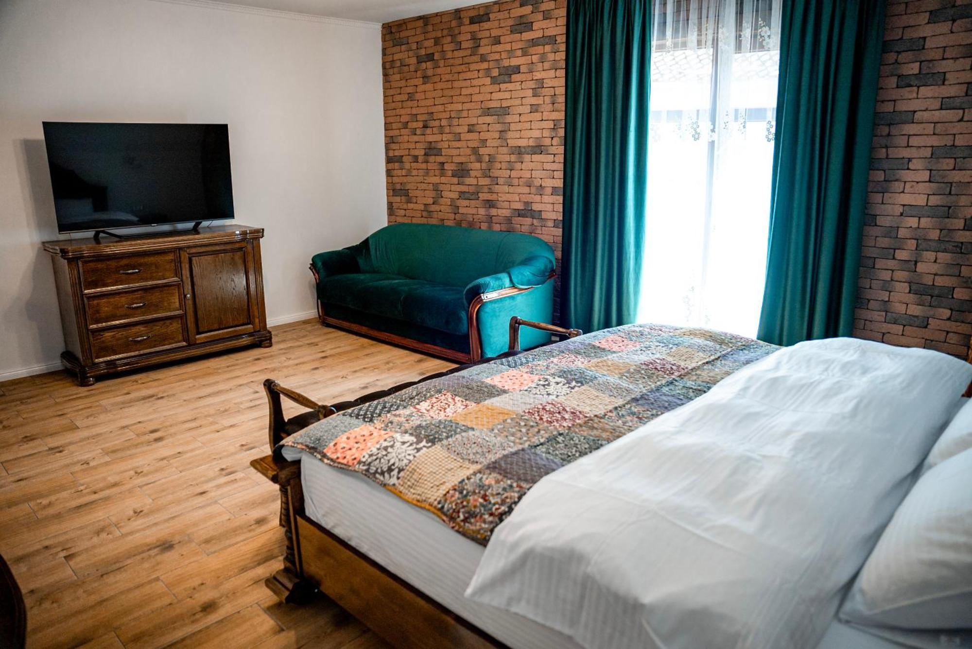 Bed and Breakfast Boutique Marlen Ghimbav Exterior foto