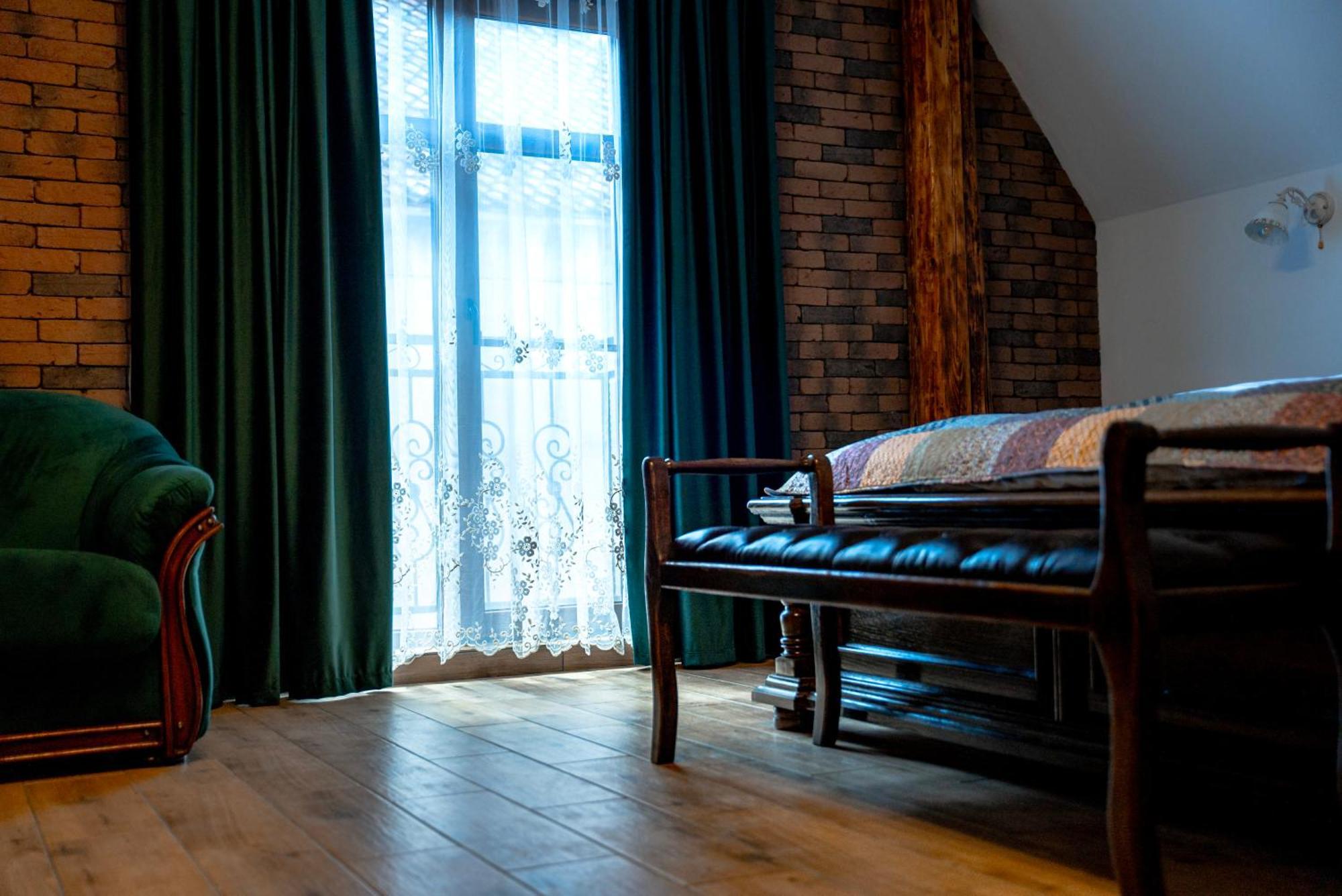 Bed and Breakfast Boutique Marlen Ghimbav Exterior foto