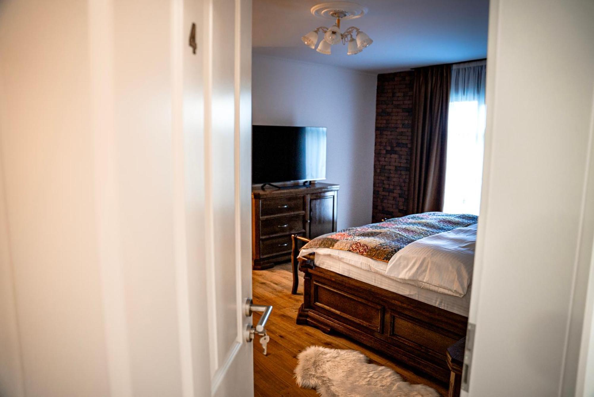 Bed and Breakfast Boutique Marlen Ghimbav Exterior foto